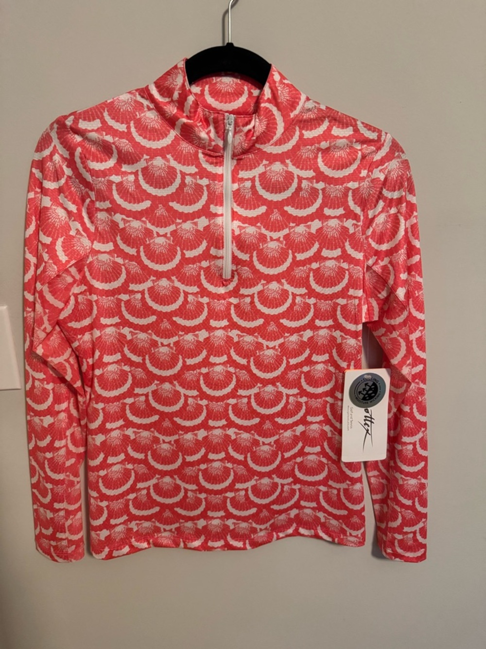 Gottex Coral and White Scallop-Pattern Golf Pullover